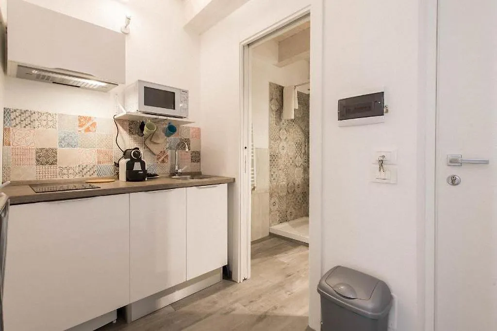 Divisi9 - Apartment Historic Center パレルモ 0*,  イタリア